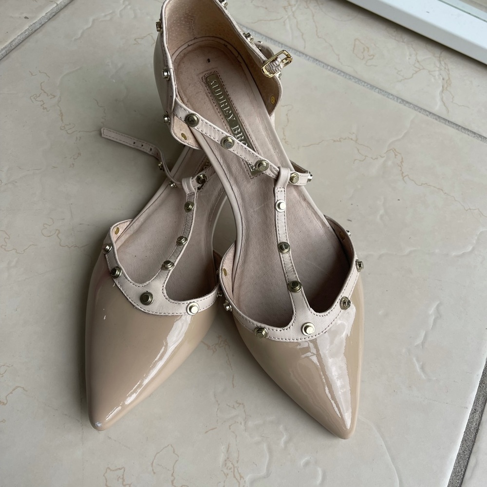 Sandals - Picture 2 of 3